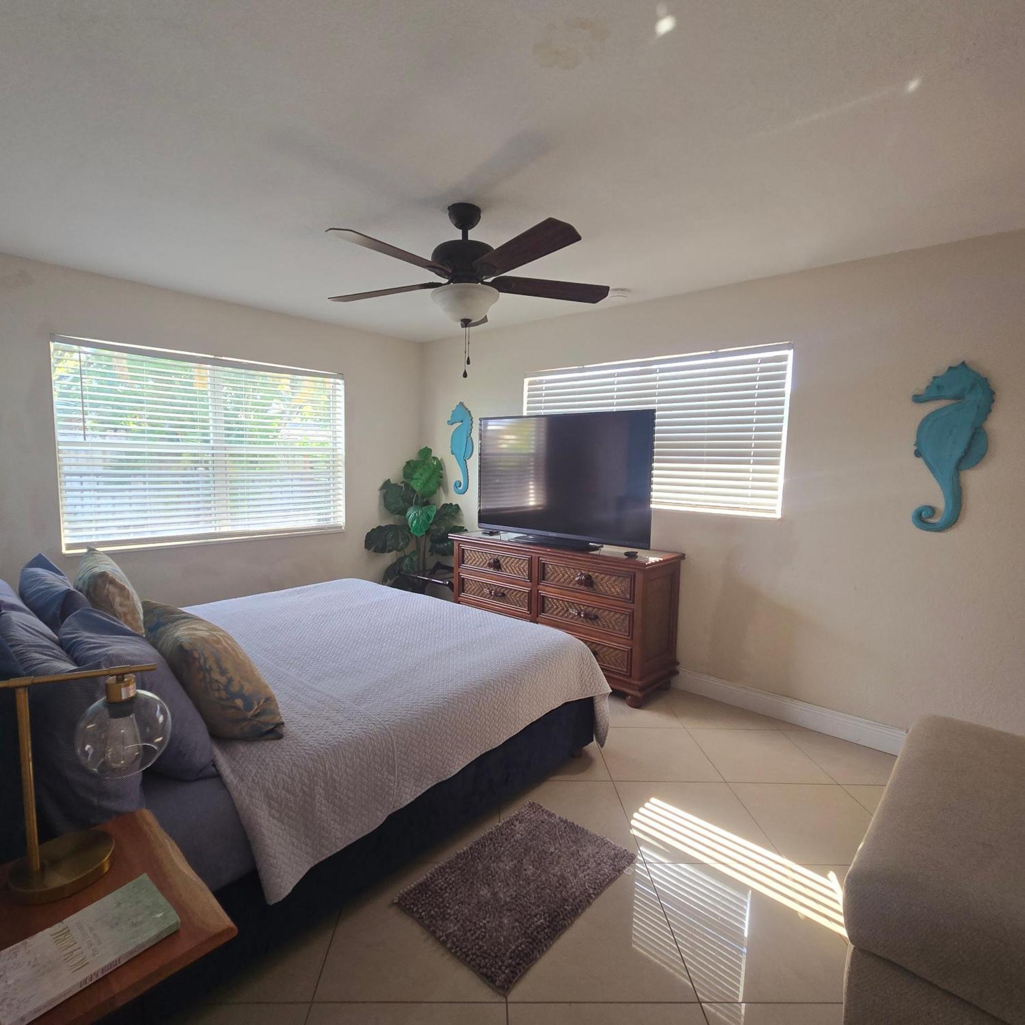 Equipped House W Pool & Patios, Near The Beaches, Prime Location- Ideal For Small Families, Coastal Haven Fort Lauderdale Zewnętrze zdjęcie