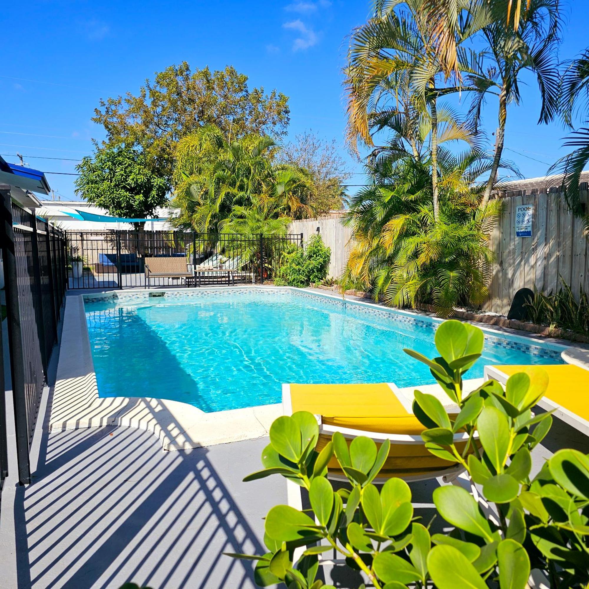 Equipped House W Pool & Patios, Near The Beaches, Prime Location- Ideal For Small Families, Coastal Haven Fort Lauderdale Zewnętrze zdjęcie