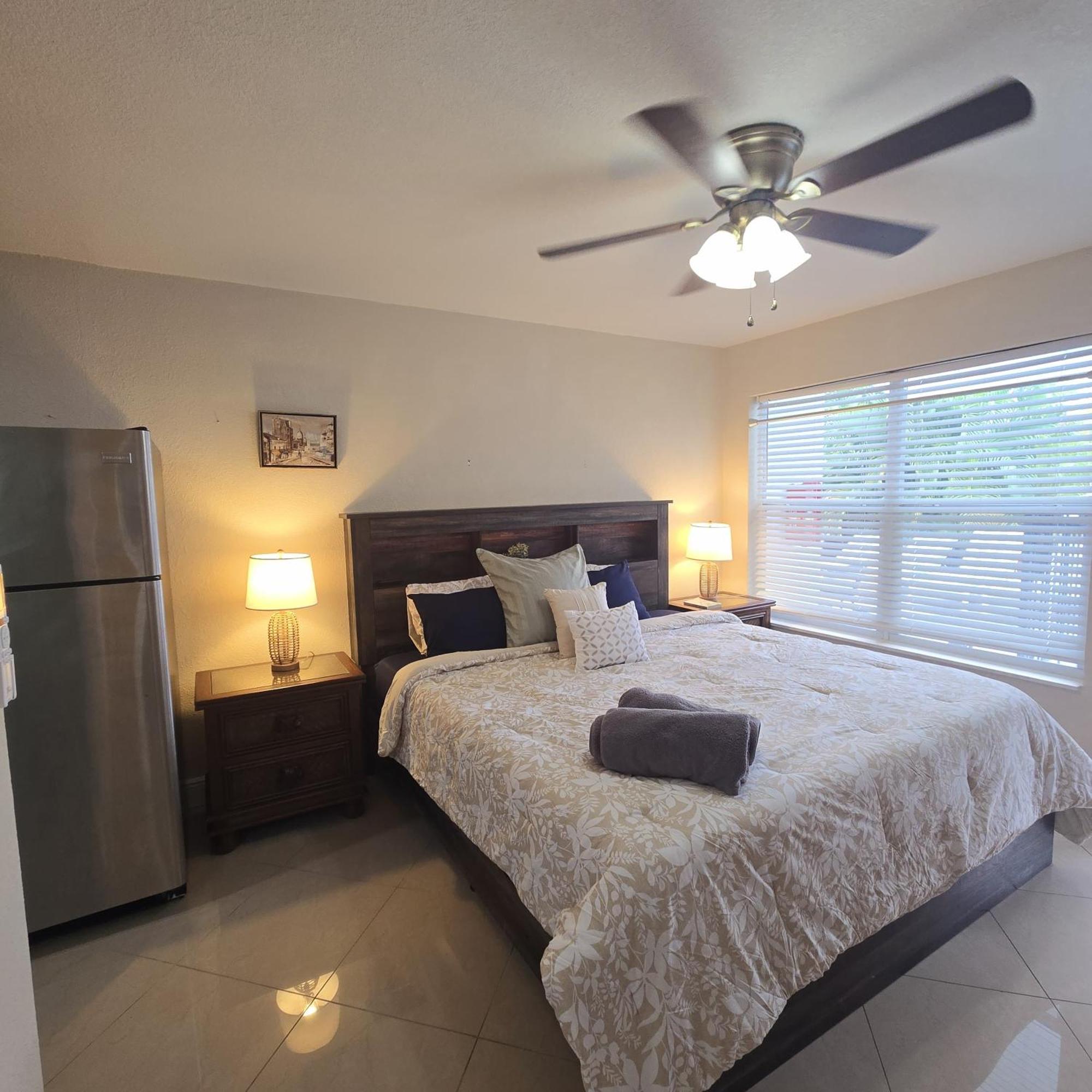 Equipped House W Pool & Patios, Near The Beaches, Prime Location- Ideal For Small Families, Coastal Haven Fort Lauderdale Zewnętrze zdjęcie