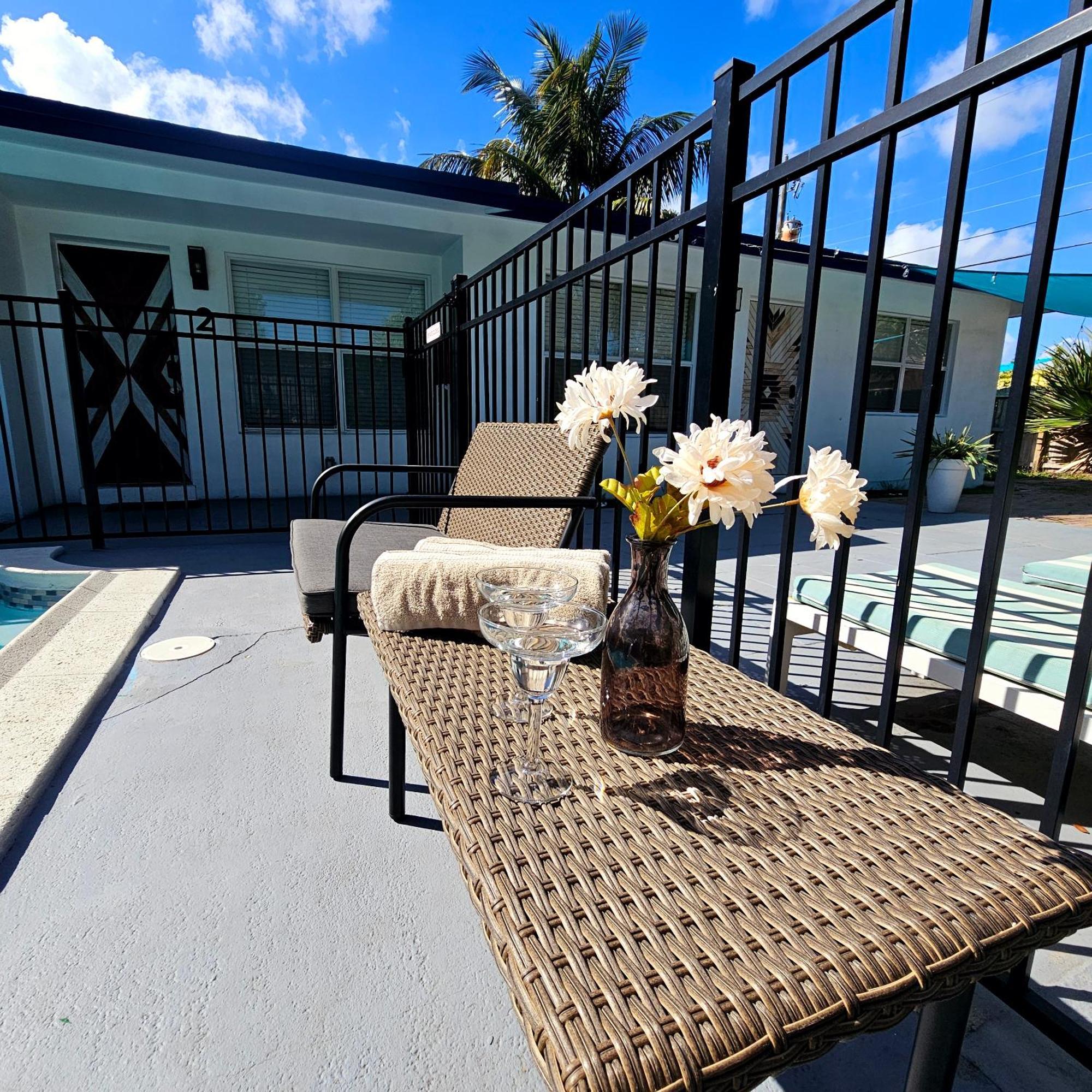 Equipped House W Pool & Patios, Near The Beaches, Prime Location- Ideal For Small Families, Coastal Haven Fort Lauderdale Zewnętrze zdjęcie